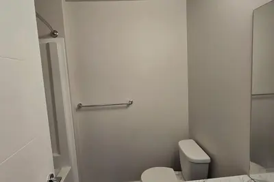 Image de Charming 2-bedroom, 2-washroom house in Habour Landing, Regina.