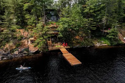 Image de Waterfront Luxury, Hot tub, Chef's Kitchen
