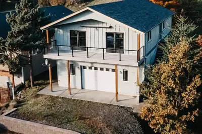 Image de Cozy Updated Gorge Home | Sleeps 6