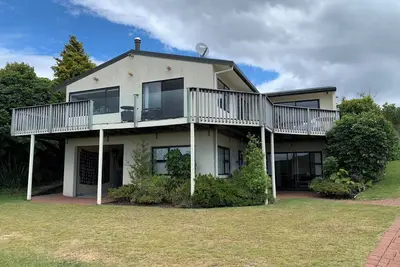 Image de Peacefull lake view haven 10 mins walk from Lake Taupo located in Omori.
