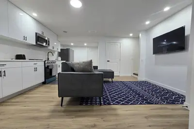 Image de A Secondary Suite Is Available For Rent In Chestermere Lake