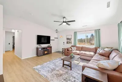 3 bed mountain getaway | hot tub | kid-friendly