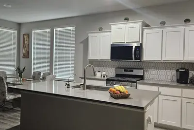 Image de Spacious 4-bedroom house in beautiful Midland with Ac