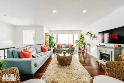 Image de Spacious 6bdr Oasis - Sleeps 17 - Garage - Fireplace