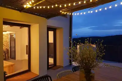 Image de El Corralet del Lloar, views to the Montsant and Priorat wines.