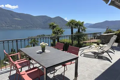 Image de Appartement avec grande terrasse, vue panoramique et piscine