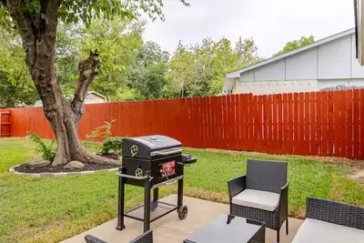 Image de Fabulous 3-bedroom house with Big Backyard in Garland