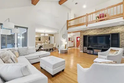 Image de Modern 6br Home for Large Groups & Families