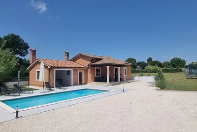 Image de Beautiful built villa with private pool in a small village in Central Istria
