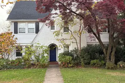 Image de Beautiful quiet Montclair 5br, Ac, near Nyc, only 7 miles or 11 km from MetLife.