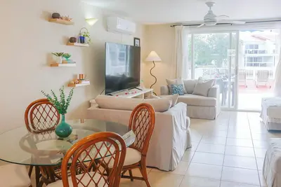 Image de Newly renovated South Finger villa Coral View