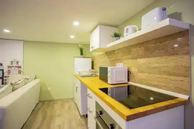 Image de Cosy 2 bedroom flat in Akácfa st. , Sol