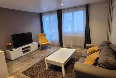 Image de 3 chambres dans grand T4 Proche Lac, Entpe, Planétarium & Autoroute