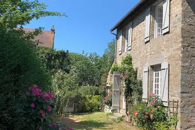 Image de Maison type cottage entre campagne et mer