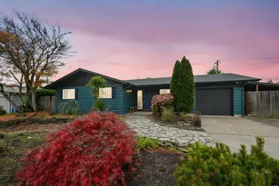 Image de Cozy North Eugene Bungalow, Center of Eugene. Close to Autzen Stadium!