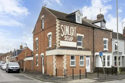 Image de Confort-Vue sur Rue-Maison-Salle de bain privée