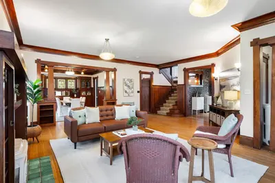 Image de 4000 sf 5br house w/ yard 5 min to Space Needle/Pike Mkt 1 blck to Queen Anne Av