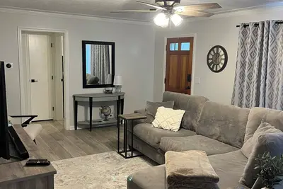 Image de 3-bedroom House Vintage Modern Clean with garage