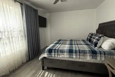 Image de Beautiful 4-bedroom house with Ac in pleasant South Tulsa neighborhood.