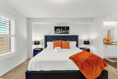 Image de 3br & 3. 5wr Markham Luxe ~100% Private & Spotless