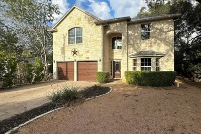 Image de Buda home - heart of the historic district. Pool, jacuzzi