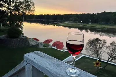 Image de Luxury Riverfront Sanctuary