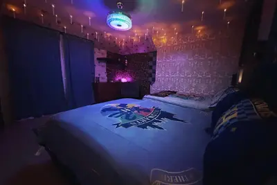 Image de Immersive Themed Luxury Getaway-W/th- Hot Tub/Theater/Game Room/Gym-Sleeps Large