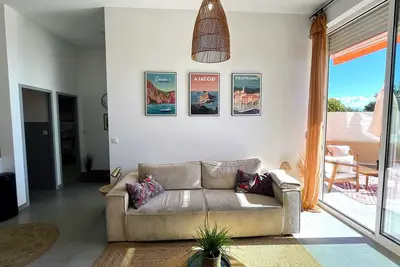 Image de Bel appartement avec piscine en bord de mer