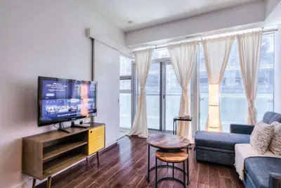 Image de RivetStays | The York Romantic Suite – 1 Bedroom Condo