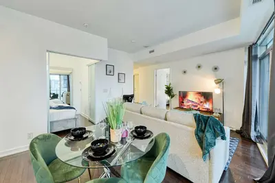 Image de RivetStays | The York Royal Suite – 2 Bedroom Condo