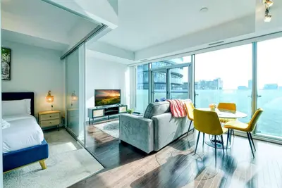 Image de RivetStays | The York Economy Suite – 1 Bedroom Condo