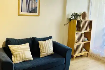 Image de Appartement deux pièces  élégant avec Vue sur Parc - Plage & Centre-Ville à Pied