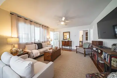 Image de Country Oasis | Spacious 3br w/ Modern Comfort