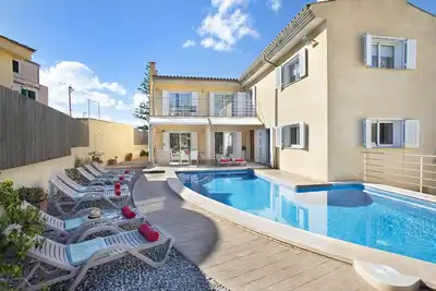 Image de Chalet Can Gaya - À 5 Minutes À Pied De La Plage