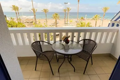 Arrecife. Facing the sea.