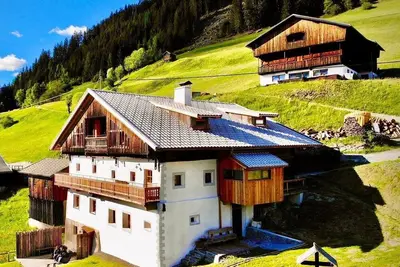 Image de Listed house on the sunny slope with a view of the Dolomites, up to 10 people