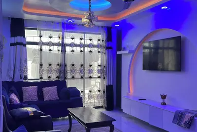 Image de 2br High-Rise apartment Prime location 9th floor