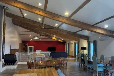 Image de Maison bourgeoise aux volumes Xxl, idéale pour les grandes familles et les amis!