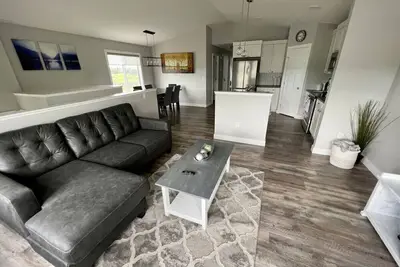 Image de Modern 3 Bed Home - Fast wifi - Long Stays Welcome