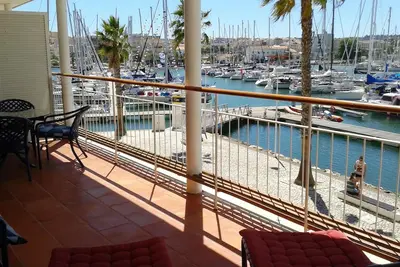 Image de Just on the door set of Lagos`s Marina