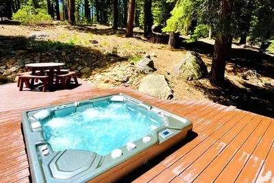Image de Shoes-Off Chalet | *New* Platinum Saltwater Spa | Tahoe Truckee Vacation Rentals