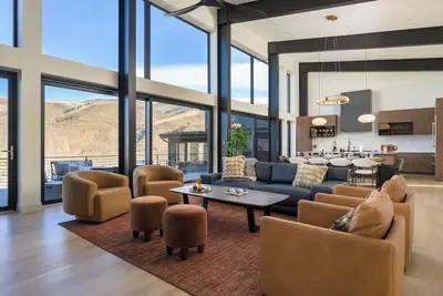 Image de Whiskey Hill Luxury Retreat | Hot tub + Mountain Views