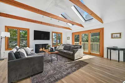 Image de Modern Beach & Town Getaway