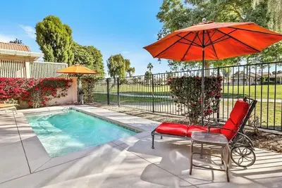 Image de Premier Desert Retreat•Private Fairway Pool•Steps from Coachella & Stagecoach