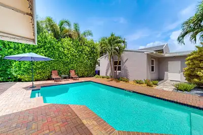 Image de Dog friendly cottage with heated pool, grill & great location