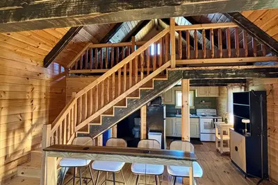 Image de Charming 1 Br Cabin at Persimmon & Pine Hollow- Secluded Feel, Close to Town