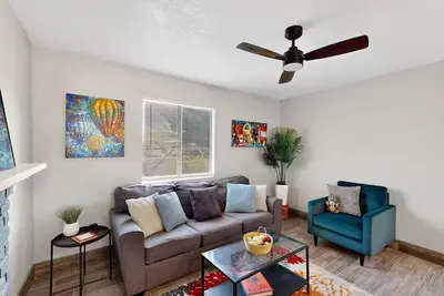 Image de Old Town Retreat, Walk to River of Lights