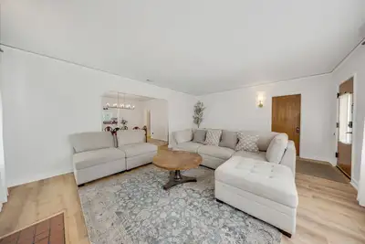 Image de Stunning Spanish Casa • Pasadena • Disney • La Fun