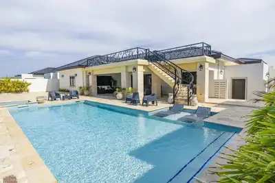 Image de Stunning Luxury Pool OasisRooftop W/ Ocean Views