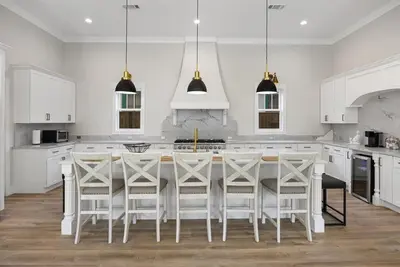 Image de Brand New 5br Modern Villa Sleeps 14 at the Heart of Dallas Downtown / Uptown